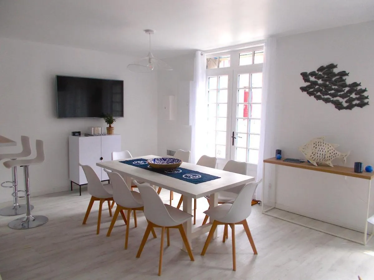 Cancale Centre, L'Escale, Maison 8 Personnes Villa 0*,  France